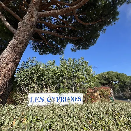 Sol-y-days Cyprianes Pour 4 Personnes, Avec Piscine