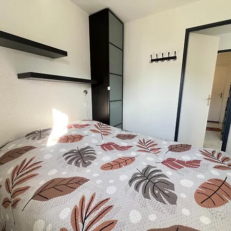 Apartment Sol-y-days Cyprianes Pour 4 Personnes, Avec Piscine La Grande-Motte