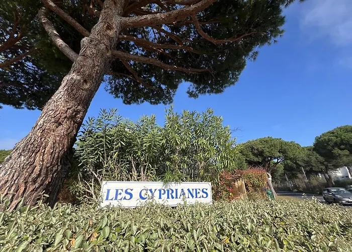 Sol-y-days Cyprianes Pour 4 Personnes, Avec Piscine